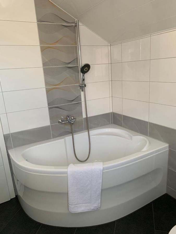 2 Zimmer Ferienwohnung Obersulm Exterior foto